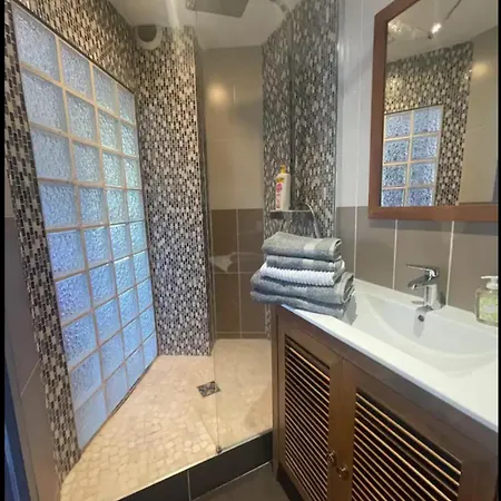 Independant Proche Centre Et Parking *